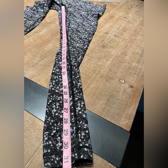 🩶Lululemon Wunder Under Pant (Hi-Rise)
Splatter White Black - Picture 10 of 11